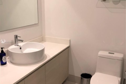 Снять в аренду кондоминиум в Халландейл-Бич, Флорида 2 спальни, № 1961659 - фото 16