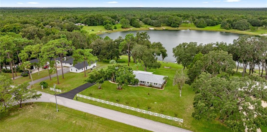 Casa en Ocklawaha, Florida 3 dormitorios, 194.17 m2 № 1914600