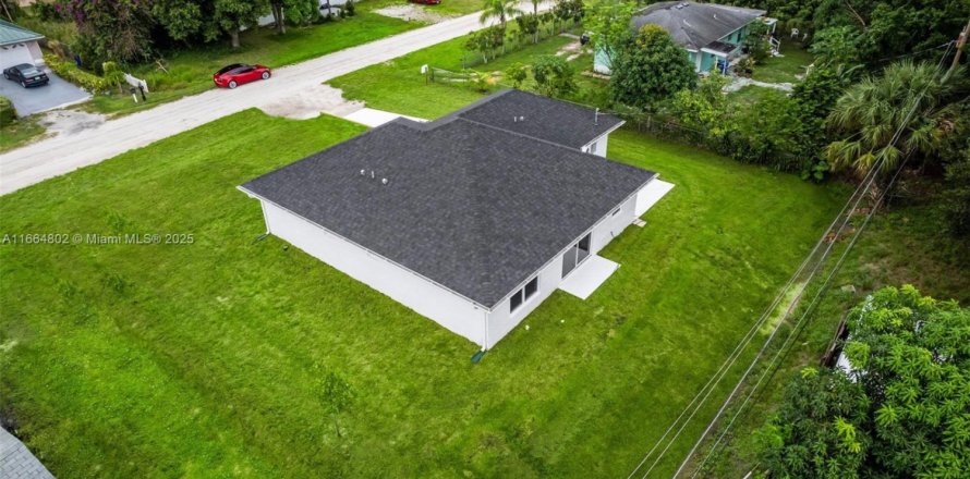 House in Vero Beach, Florida 3 bedrooms, 130.06 sq.m. № 1700191