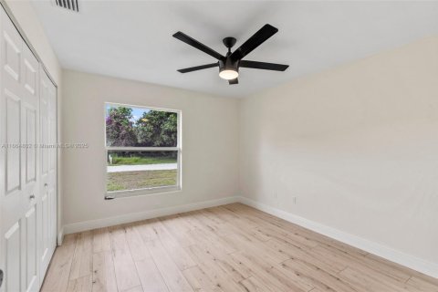 House in Vero Beach, Florida 3 bedrooms, 130.06 sq.m. № 1700191 - photo 19