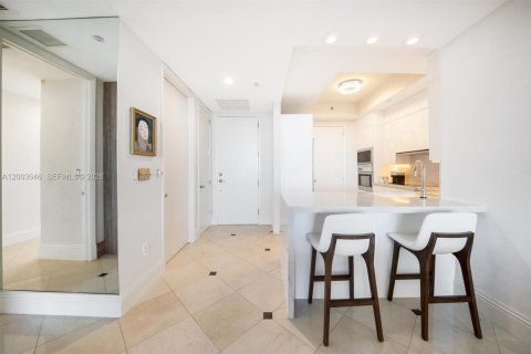 Condo in Miami Beach, Florida, 1 bedroom  № 2170443 - photo 14