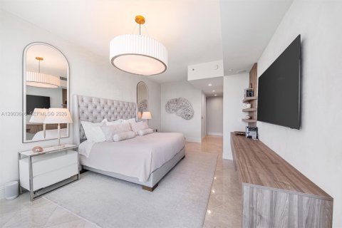 Condo in Miami Beach, Florida, 1 bedroom  № 2170443 - photo 19