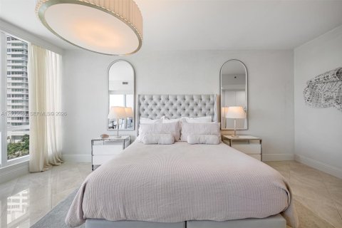 Condo in Miami Beach, Florida, 1 bedroom  № 2170443 - photo 17