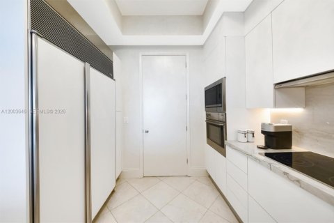 Condo in Miami Beach, Florida, 1 bedroom  № 2170443 - photo 12