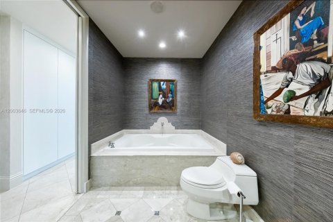 Condo in Miami Beach, Florida, 1 bedroom  № 2170443 - photo 26
