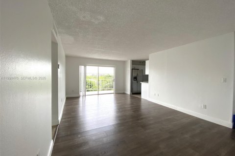 Купить кондоминиум в Майами, Флорида 2 спальни, 96.25м2, № 2063665 - фото 6