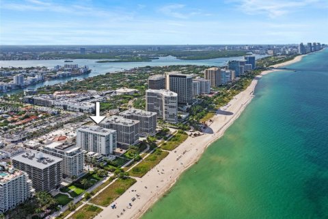 Condo in Surfside, Florida, 2 bedrooms  № 2065154