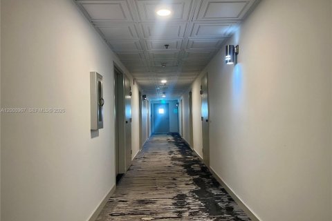 Condo in Surfside, Florida, 2 bedrooms  № 2065154 - photo 28