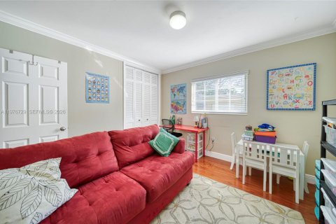 House in Palmetto Bay, Florida 4 bedrooms, 222.87 sq.m. № 2040581 - photo 26