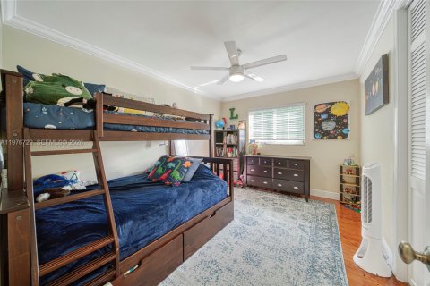 House in Palmetto Bay, Florida 4 bedrooms, 222.87 sq.m. № 2040581 - photo 27