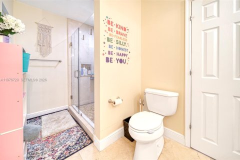 House in Palmetto Bay, Florida 4 bedrooms, 222.87 sq.m. № 2040581 - photo 30