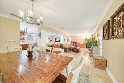 House in Palmetto Bay, Florida 4 bedrooms, 222.87 sq.m. № 2040581 - photo 21