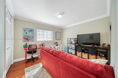 House in Palmetto Bay, Florida 4 bedrooms, 222.87 sq.m. № 2040581 - photo 25