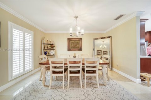 House in Palmetto Bay, Florida 4 bedrooms, 222.87 sq.m. № 2040581 - photo 19