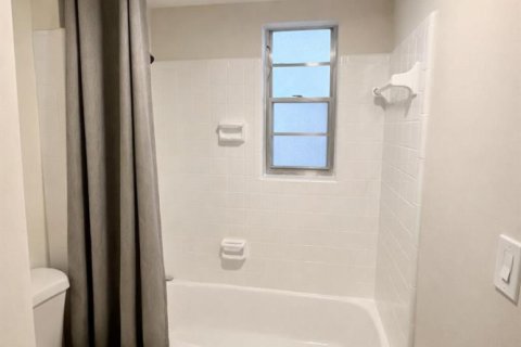 Copropriété à vendre à Lantana, Floride: 1 chambre, 69.31 m2 № 2146613 - photo 11