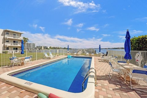 Copropriété à vendre à Lantana, Floride: 1 chambre, 69.31 m2 № 2146613 - photo 16