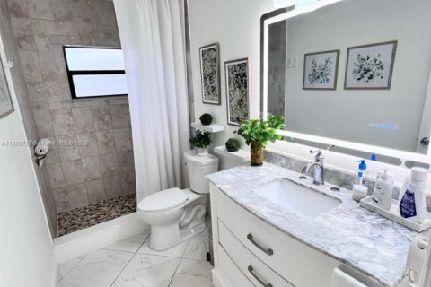 House in Homestead, Florida 3 bedrooms, 102.19 sq.m. № 1927508 - photo 6