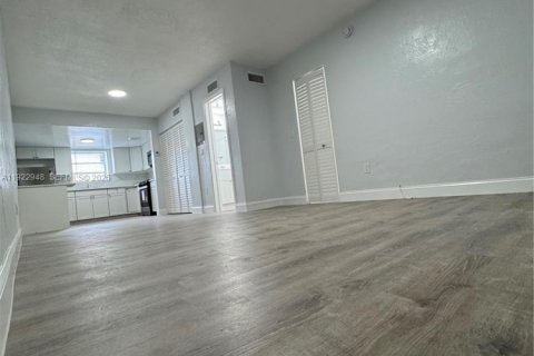 Appartement à louer à North Miami, Floride: 1 chambre, 65.03 m2 № 1976750 - photo 3
