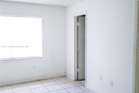 Condo in Sunrise, Florida, 2 bedrooms  № 1807152 - photo 10