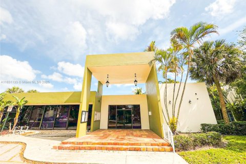 Condo in Sunrise, Florida, 2 bedrooms  № 1807152 - photo 21