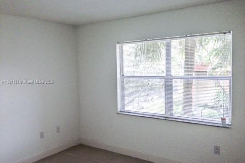 Condo in Sunrise, Florida, 2 bedrooms  № 1807152 - photo 6