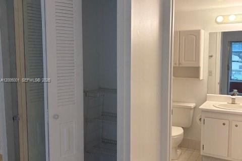 Condo in Pembroke Pines, Florida, 1 bedroom  № 2069625 - photo 9