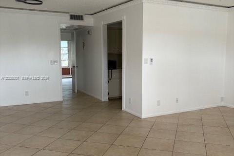 Condo in Pembroke Pines, Florida, 1 bedroom  № 2069625 - photo 2