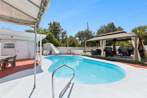 House in Orlando, Florida 4 bedrooms, 138.89 sq.m. № 2403266 - photo 26