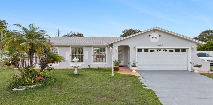 House in Orlando, Florida 4 bedrooms, 138.89 sq.m. № 2403266