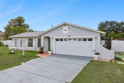 House in Orlando, Florida 4 bedrooms, 138.89 sq.m. № 2403266 - photo 3