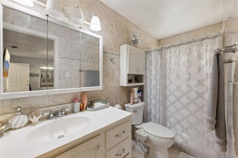 House in Orlando, Florida 4 bedrooms, 138.89 sq.m. № 2403266 - photo 17