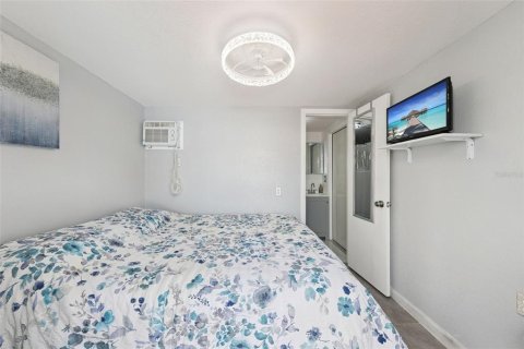 House in Orlando, Florida 4 bedrooms, 138.89 sq.m. № 2403266 - photo 29