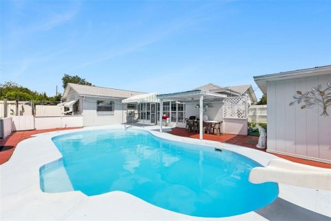 House in Orlando, Florida 4 bedrooms, 138.89 sq.m. № 2403266 - photo 25
