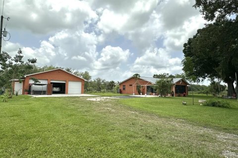 Villa ou maison à vendre à Okeechobee, Floride: 4 chambres, 313.08 m2 № 2182748 - photo 3