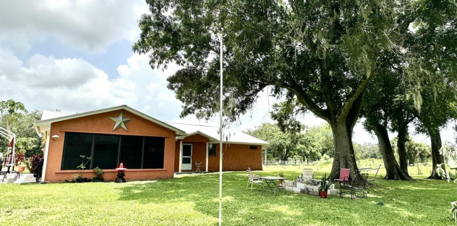 Villa ou maison à Okeechobee, Floride 4 chambres, 313.08 m2 № 2182748