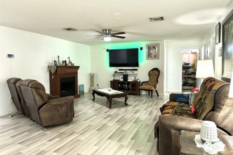 Villa ou maison à vendre à Okeechobee, Floride: 4 chambres, 313.08 m2 № 2182748 - photo 29