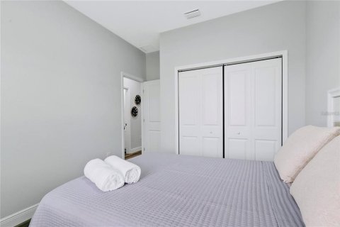 House in Port Charlotte, Florida 4 bedrooms, 151.99 sq.m. № 2233045 - photo 23