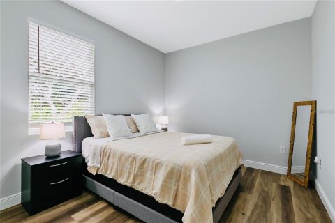 House in Port Charlotte, Florida 4 bedrooms, 151.99 sq.m. № 2233045 - photo 18