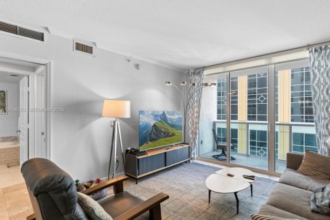 Condominio en venta en Fort Lauderdale, Florida, 1 dormitorio, 78.69 m2 № 2154073 - foto 14