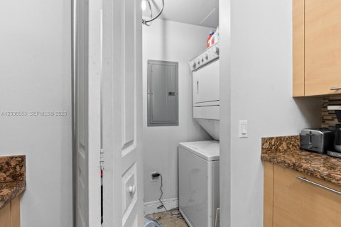 Condominio en venta en Fort Lauderdale, Florida, 1 dormitorio, 78.69 m2 № 2154073 - foto 23