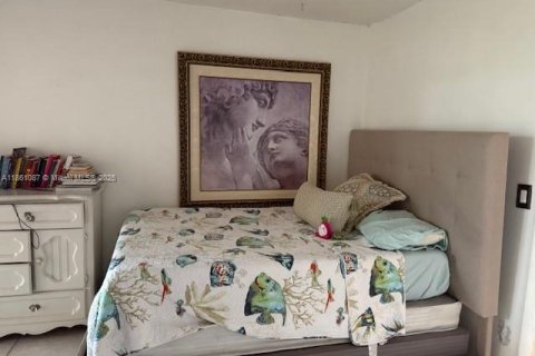 Condo in Miami, Florida, 2 bedrooms  № 1890455 - photo 10