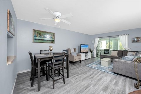 Copropriété à vendre à Saint Petersburg, Floride: 1 chambre, 72.46 m2 № 1876453 - photo 2