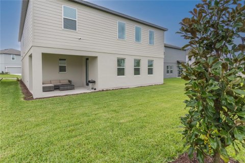 House in Davenport, Florida 4 bedrooms, 285.58 sq.m. № 1900810 - photo 30