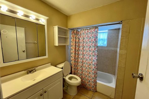 Villa ou maison à louer à Tampa, Floride: 3 chambres, 142.42 m2 № 2427161 - photo 20