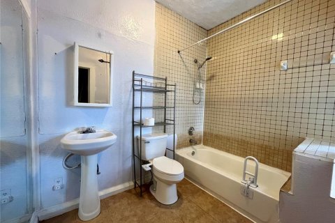 Villa ou maison à louer à Tampa, Floride: 3 chambres, 142.42 m2 № 2427161 - photo 15