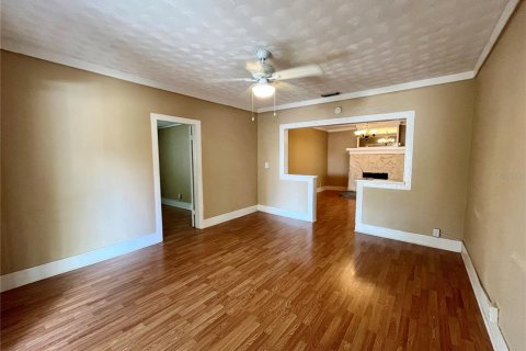 Villa ou maison à louer à Tampa, Floride: 3 chambres, 142.42 m2 № 2427161 - photo 6