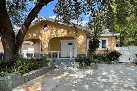 Villa ou maison à Tampa, Floride 3 chambres, 142.42 m2 № 2427161