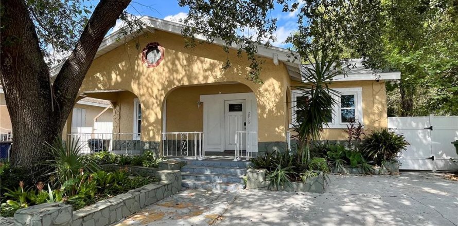 Villa ou maison à Tampa, Floride 3 chambres, 142.42 m2 № 2427161