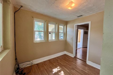 Villa ou maison à louer à Tampa, Floride: 3 chambres, 142.42 m2 № 2427161 - photo 24
