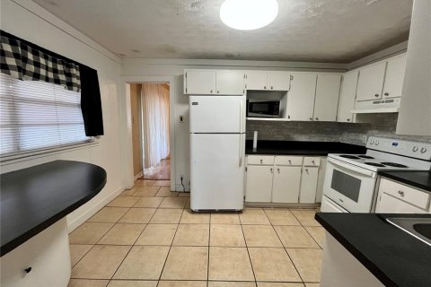 Villa ou maison à louer à Tampa, Floride: 3 chambres, 142.42 m2 № 2427161 - photo 11